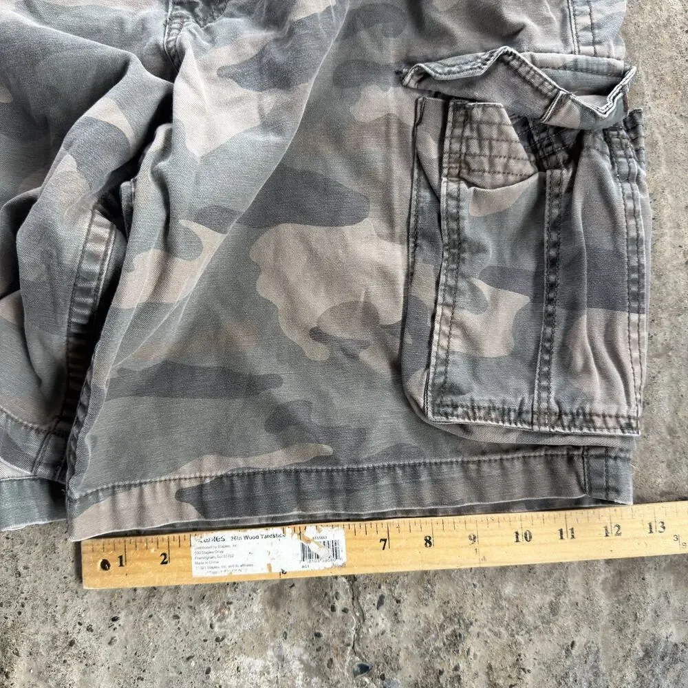 Vintage Green Camo Utility Cargo Shorts Pocket 36 Summer 00s Y2K Grunge Skate